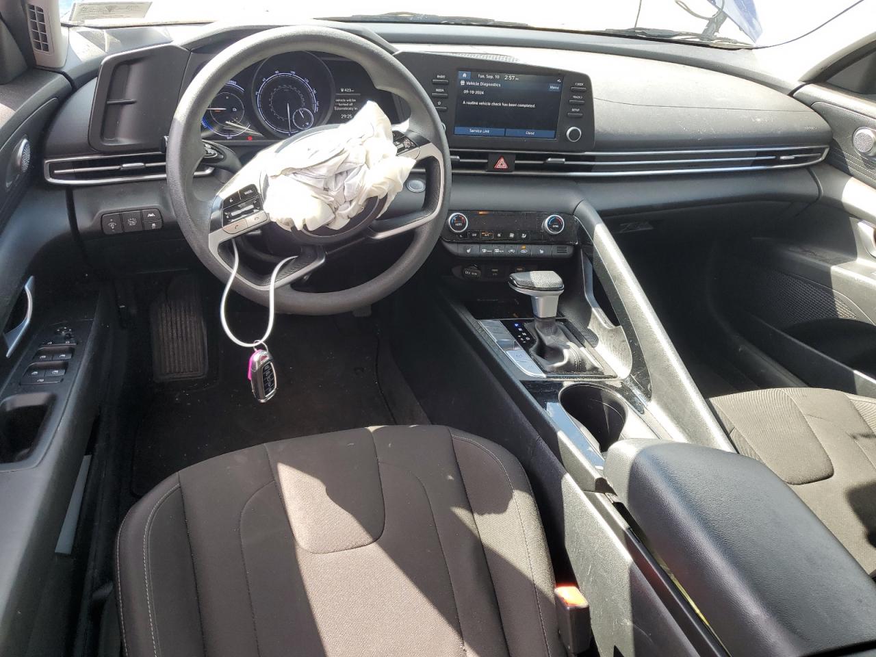 2023 HYUNDAI ELANTRA BLUE VIN:KMHLM4AJXPU091017