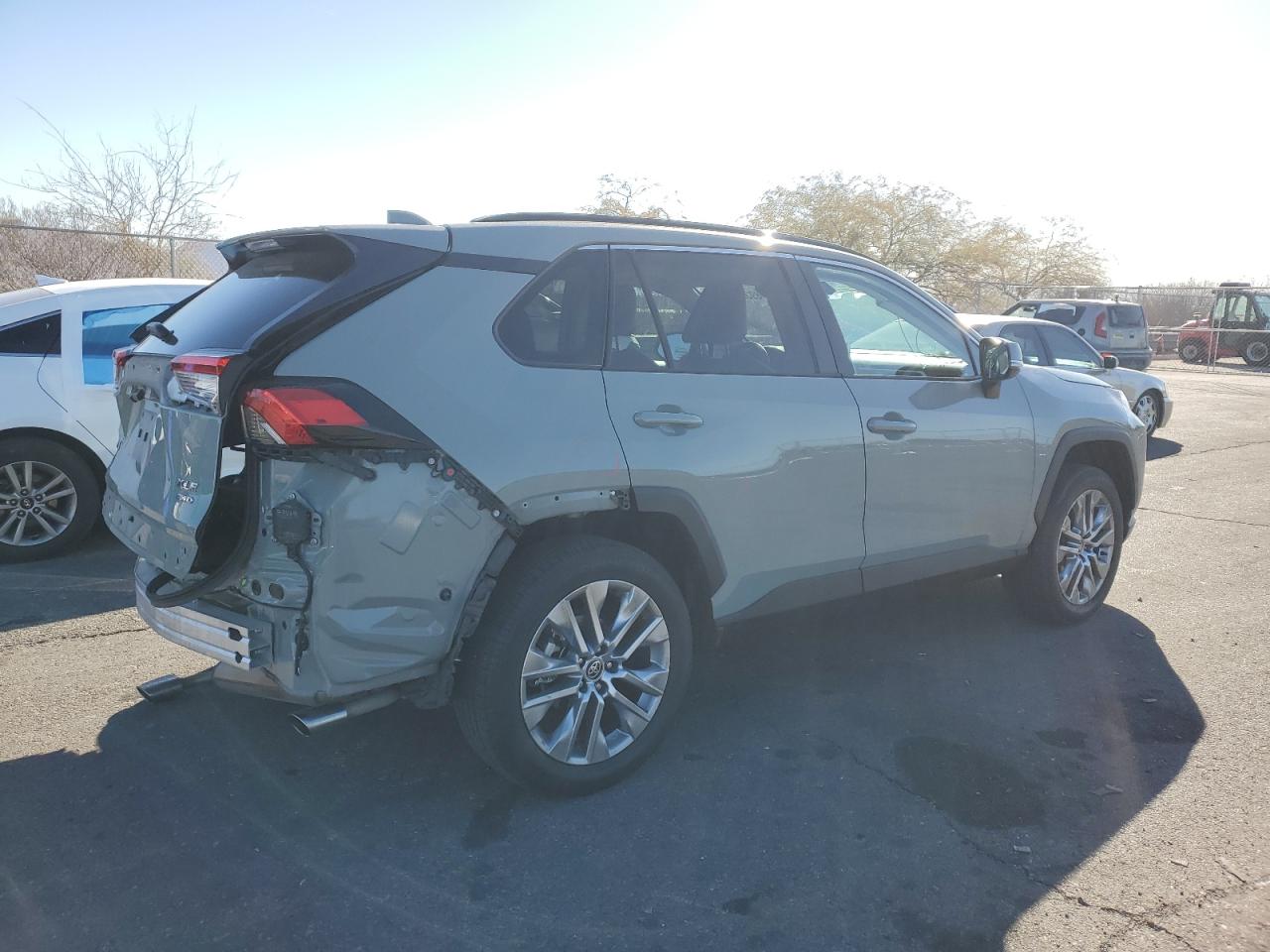 2022 TOYOTA RAV4 XLE PREMIUM VIN:2T3A1RFV3NW269962