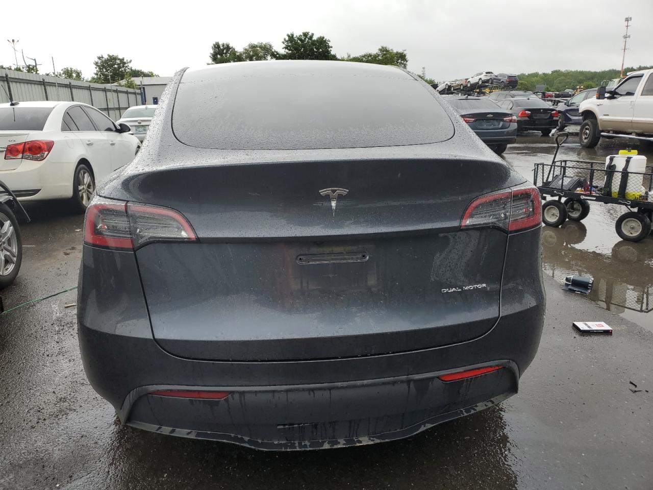 2024 TESLA MODEL Y  VIN:7SAYGDEE5RA233672