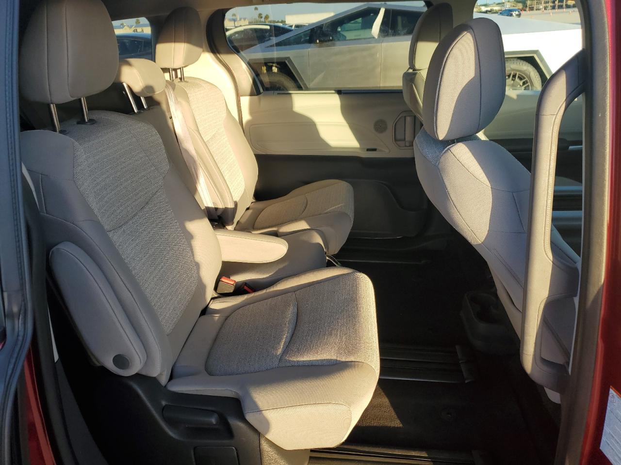 2022 TOYOTA SIENNA LE VIN:5TDKRKEC1NS101677