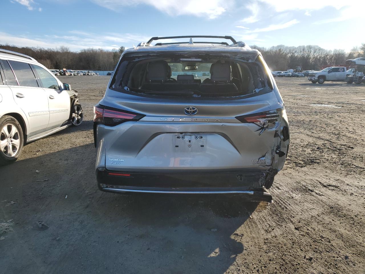 2023 TOYOTA SIENNA LIMITED VIN:5TDZSKFC1PS098137