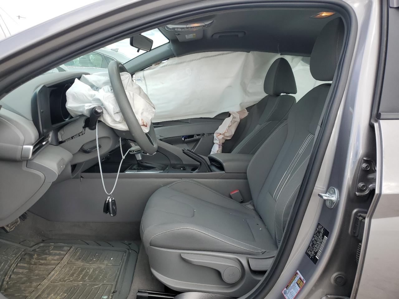 2022 HYUNDAI ELANTRA SEL VIN:KMHLM4AG1NU283928
