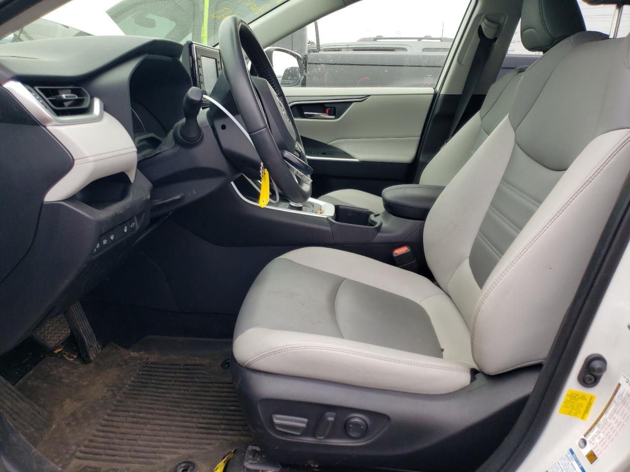 2022 TOYOTA RAV4 XLE PREMIUM VIN:JTMB6RFV6NJ019880