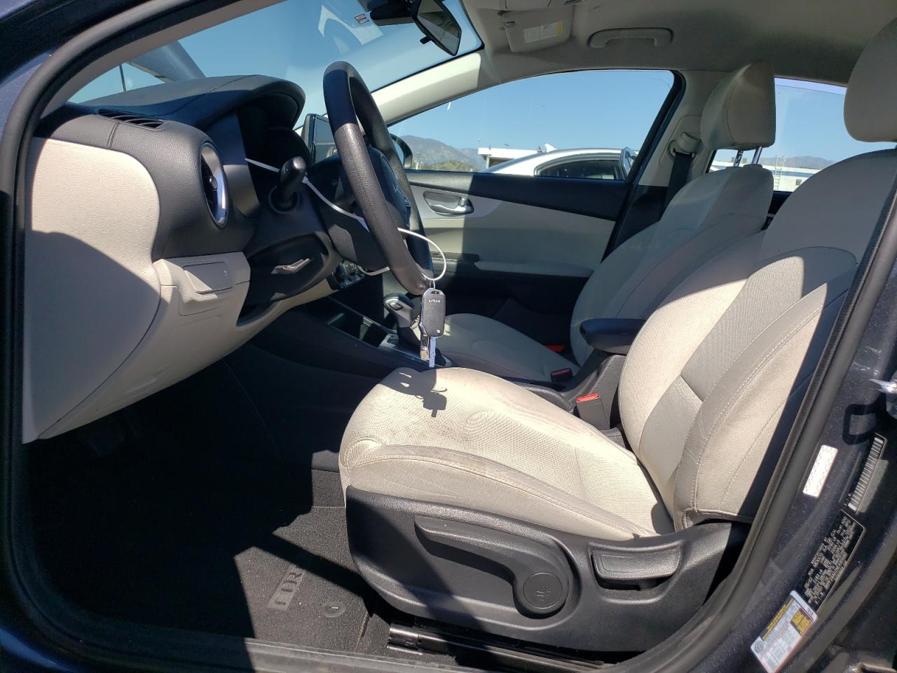 2022 KIA FORTE FE VIN:3KPF24AD2NE490680