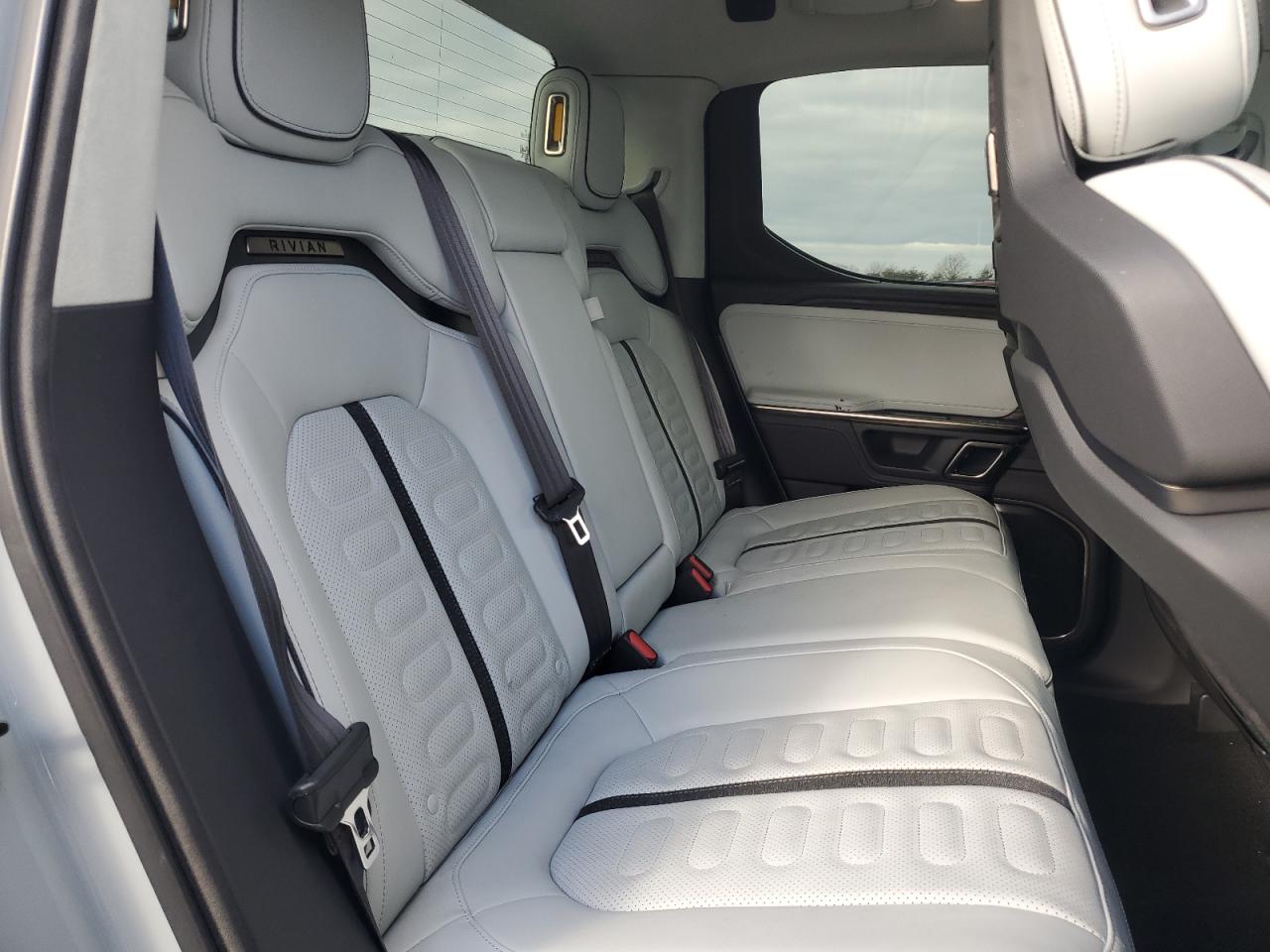 2022 RIVIAN R1T ADVENTURE VIN:7FCTGAAA4NN014249