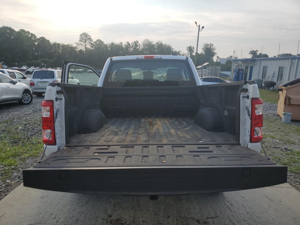 2022 FORD F150  VIN:1FTMF1CB1NKE65448