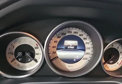 2015 Mercedes-Benz E 200 VIN: