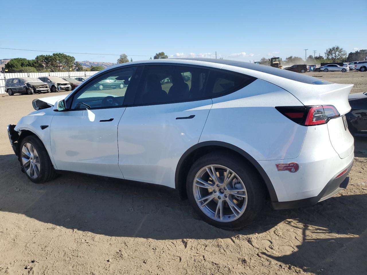 2024 TESLA MODEL Y  VIN:7SAYGDEE8RA263734