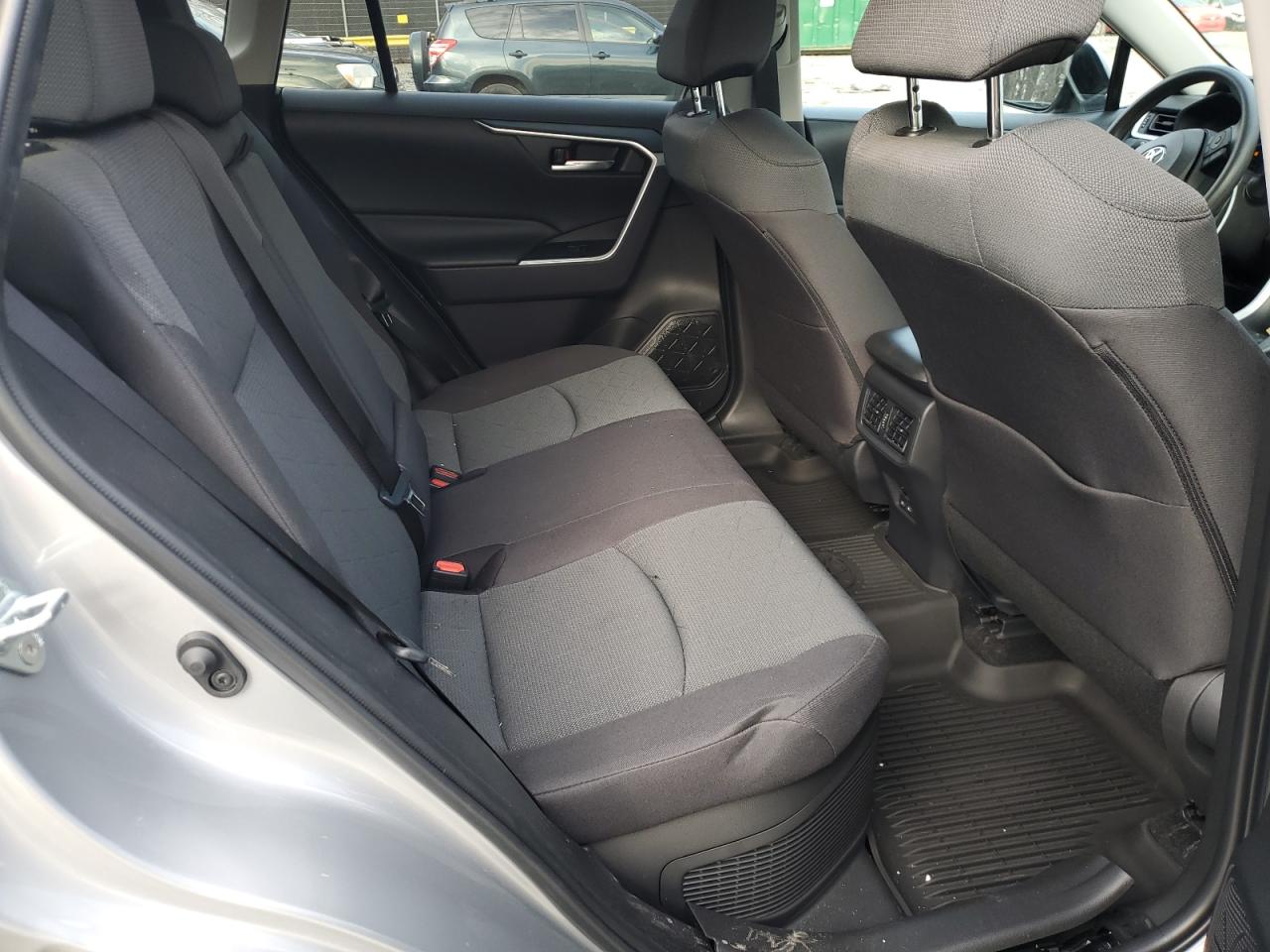 2024 TOYOTA RAV4 XLE VIN:2T3RWRFV7RW240216