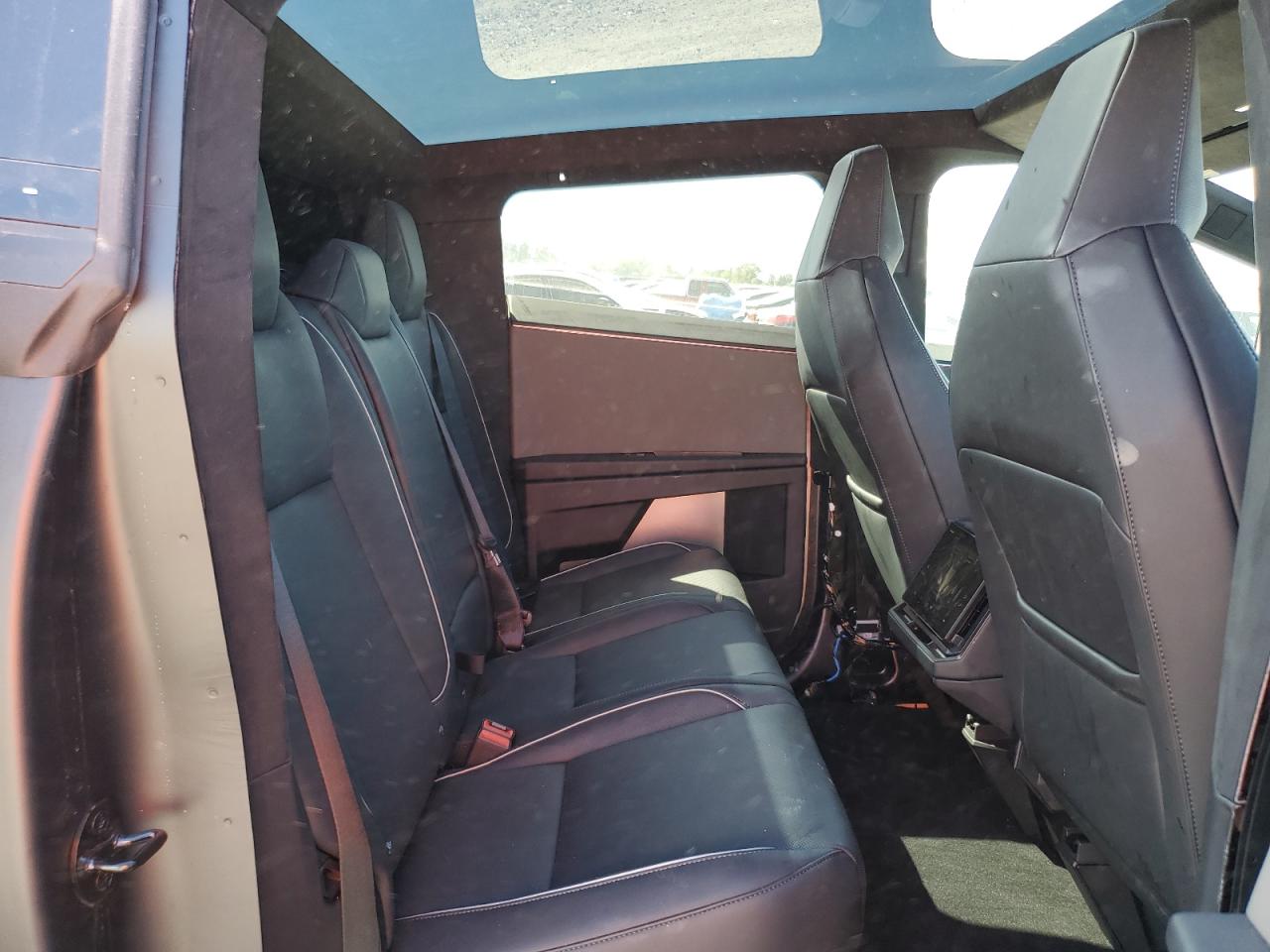 2024 TESLA CYBERTRUCK  VIN:7G2CEHEDXRA051815