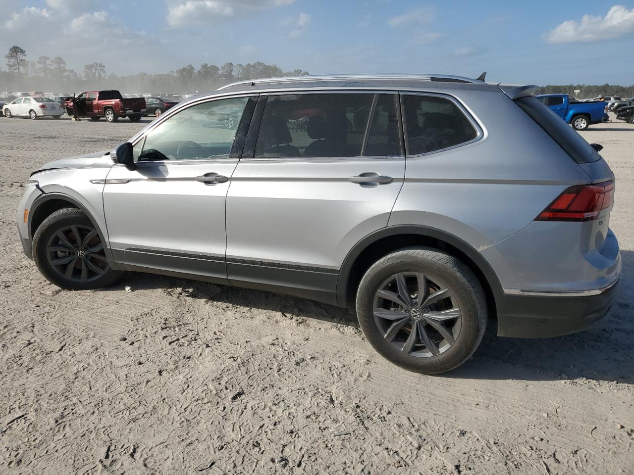 2023 VOLKSWAGEN TIGUAN SE VIN:3VV3B7AX5PM003464