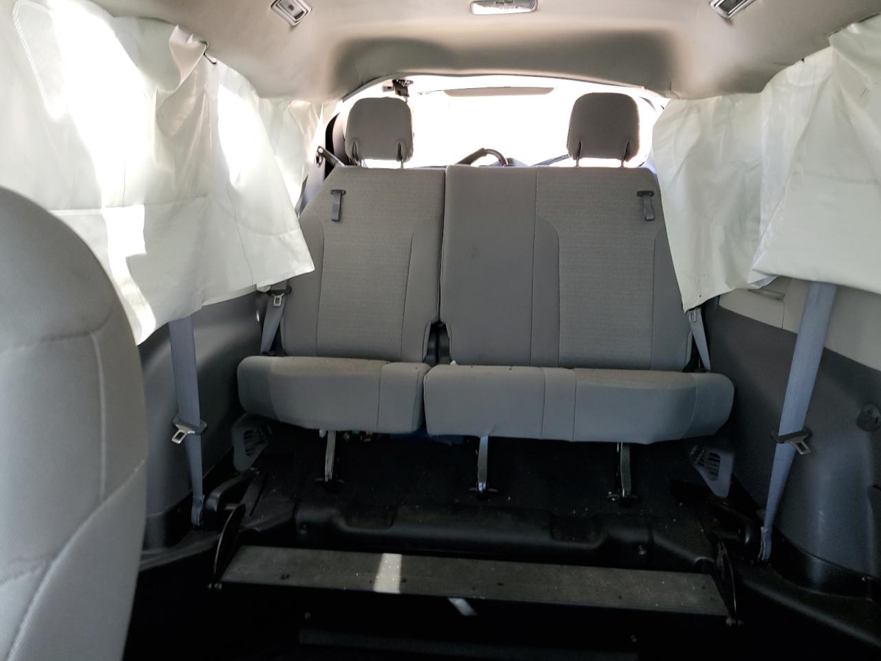 2022 TOYOTA SIENNA LE VIN:5TDKRKEC3NS133210