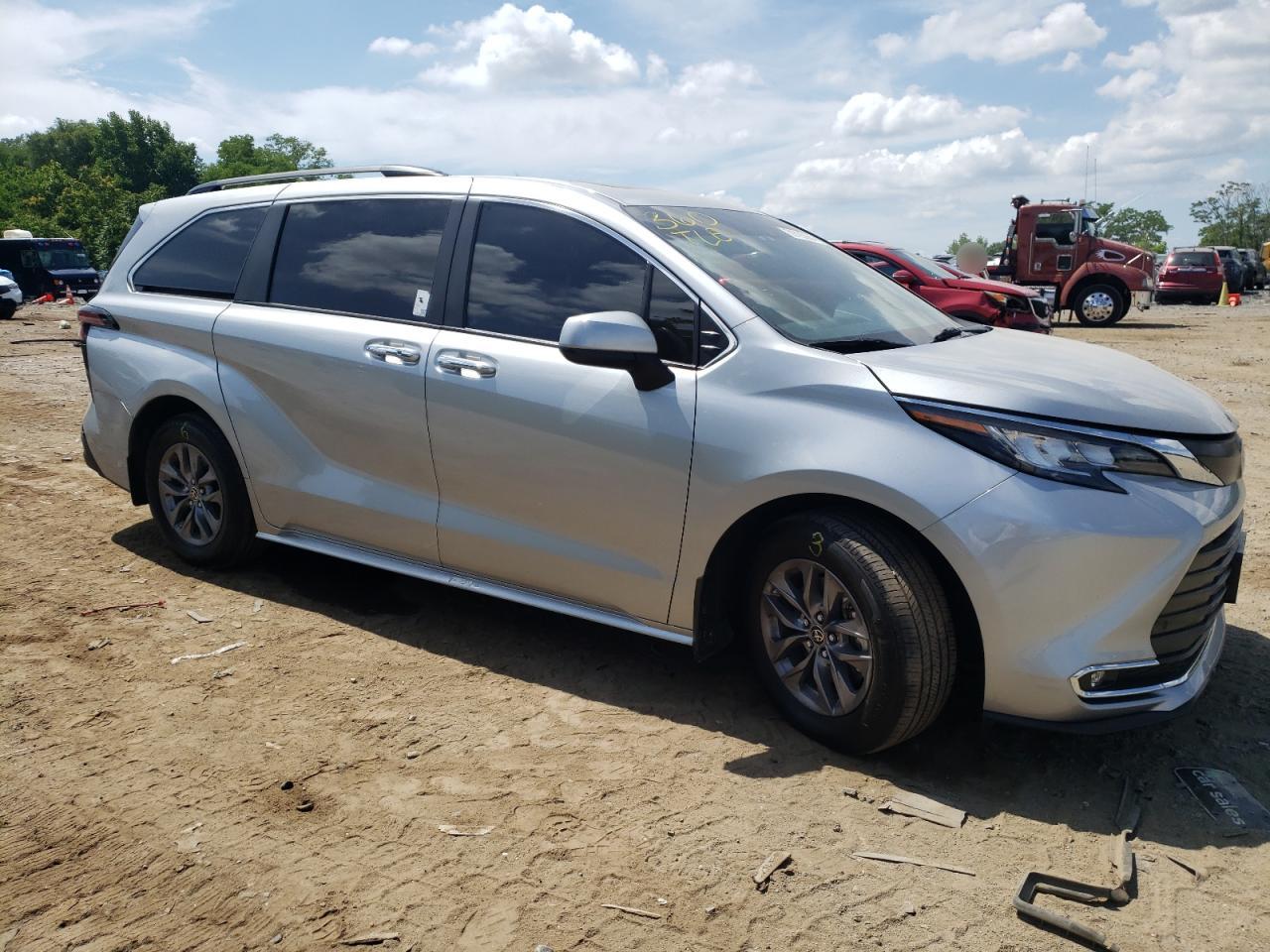 2022 TOYOTA SIENNA XLE VIN:5TDYRKECXNS128919