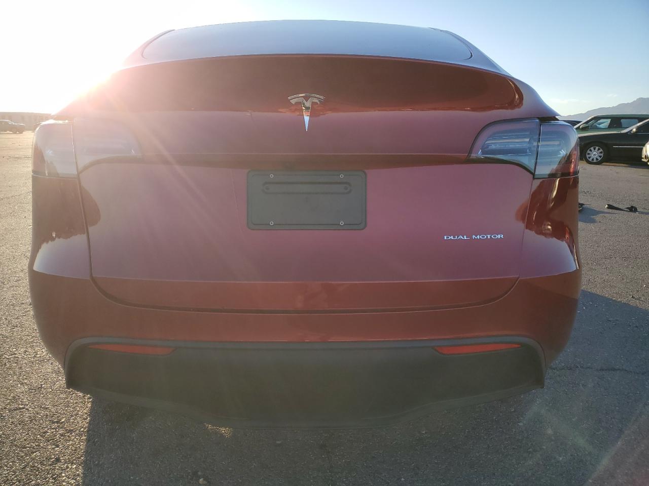 2024 TESLA MODEL Y  VIN:7SAYGDEE4RA267926