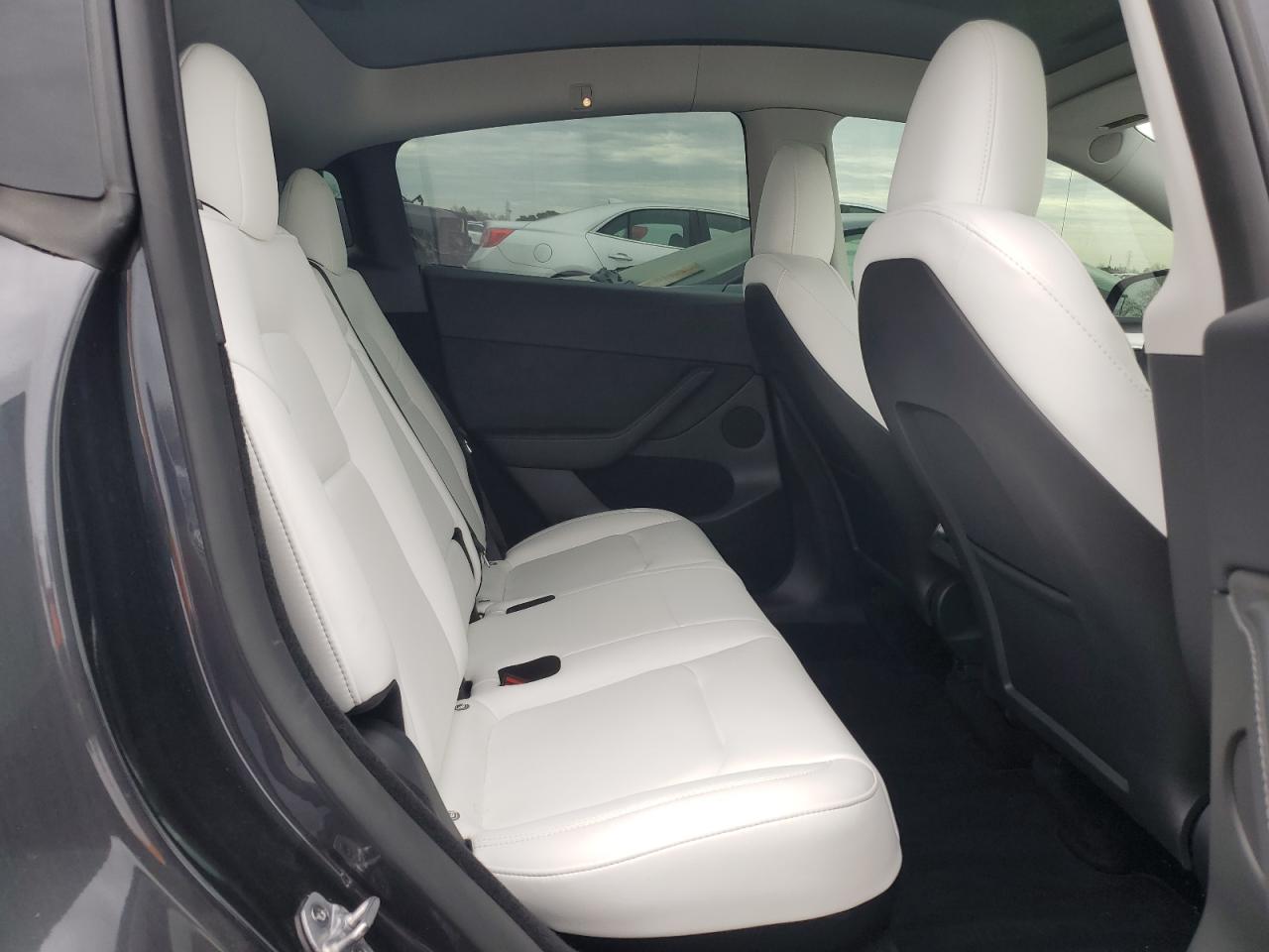 2024 TESLA MODEL Y  VIN:7SAYGDEE5RF073327