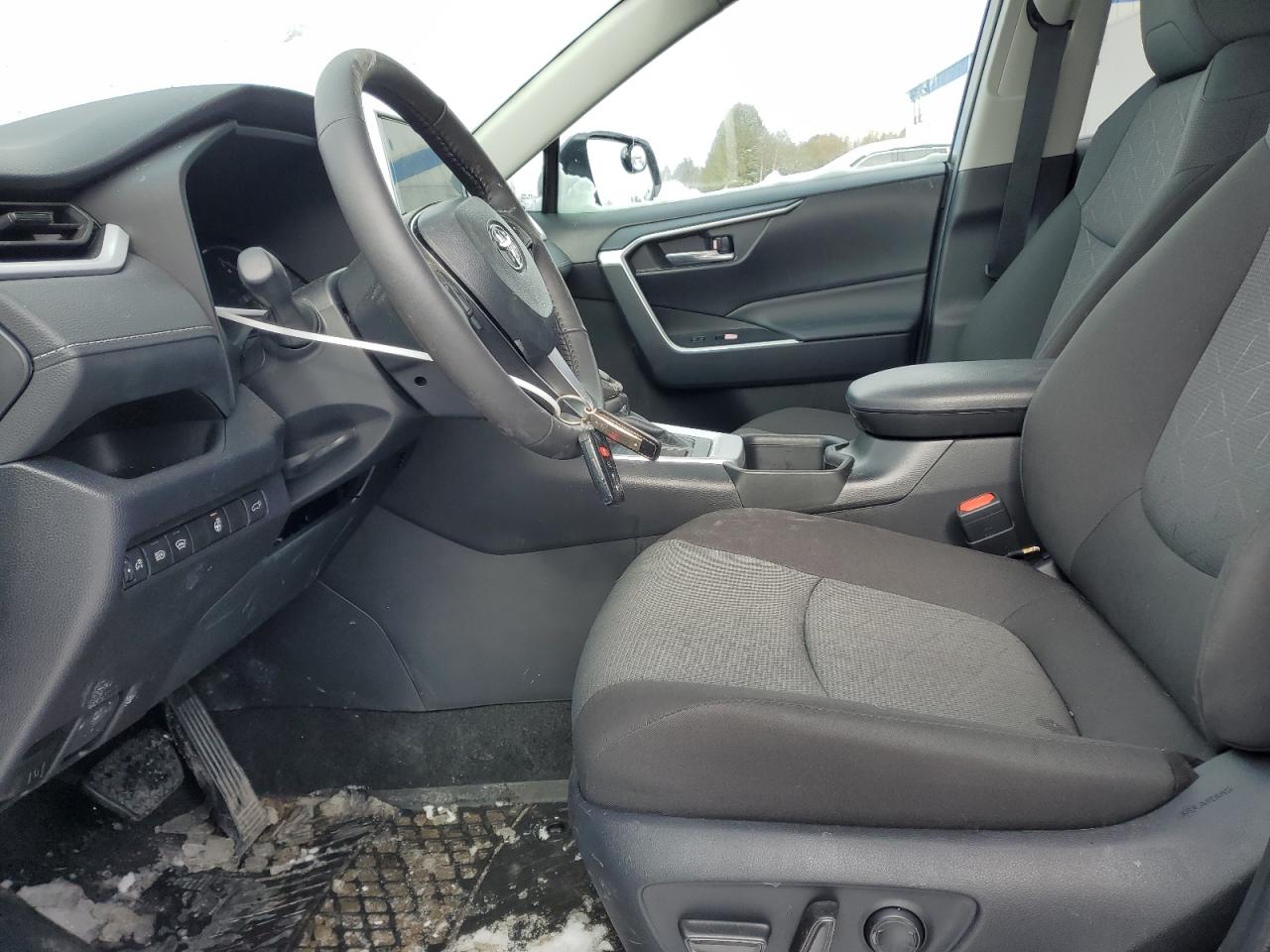 2024 TOYOTA RAV4 XLE VIN:2T3R1RFV8RC486658