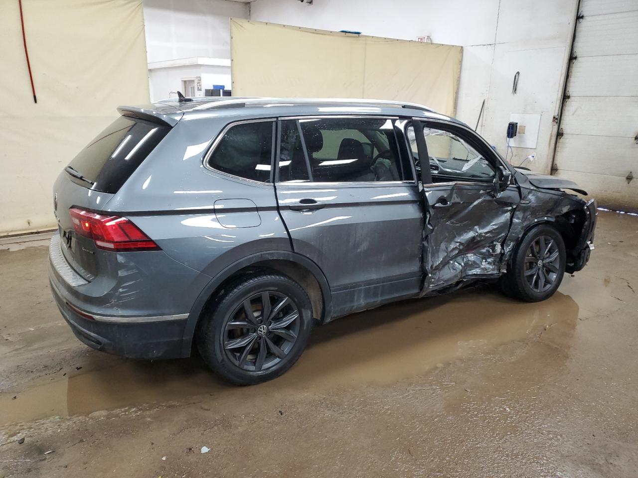 2023 VOLKSWAGEN TIGUAN SE VIN:3VVMB7AX5PM029437