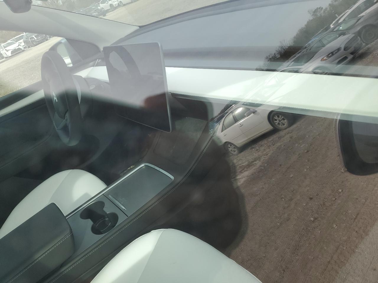 2024 TESLA MODEL Y  VIN:7SAYGAEE0RF168523