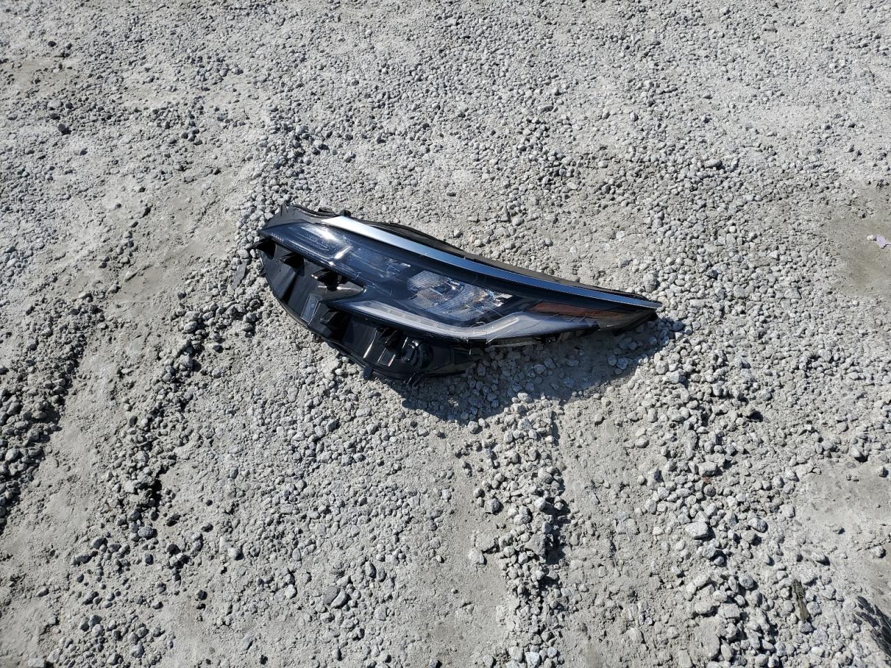 2022 TOYOTA SIENNA XSE VIN:5TDXRKECXNS123991