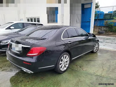 2016 Mercedes-Benz E 220 VIN: