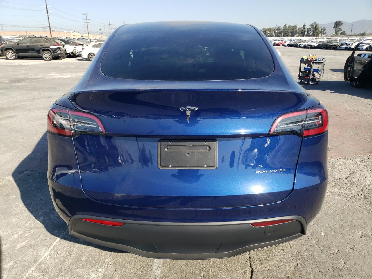 2024 TESLA MODEL Y VIN:7SAYGDEE5RA250388