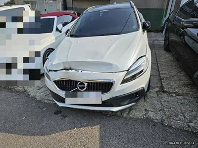 2016 Volvo V40 VIN: