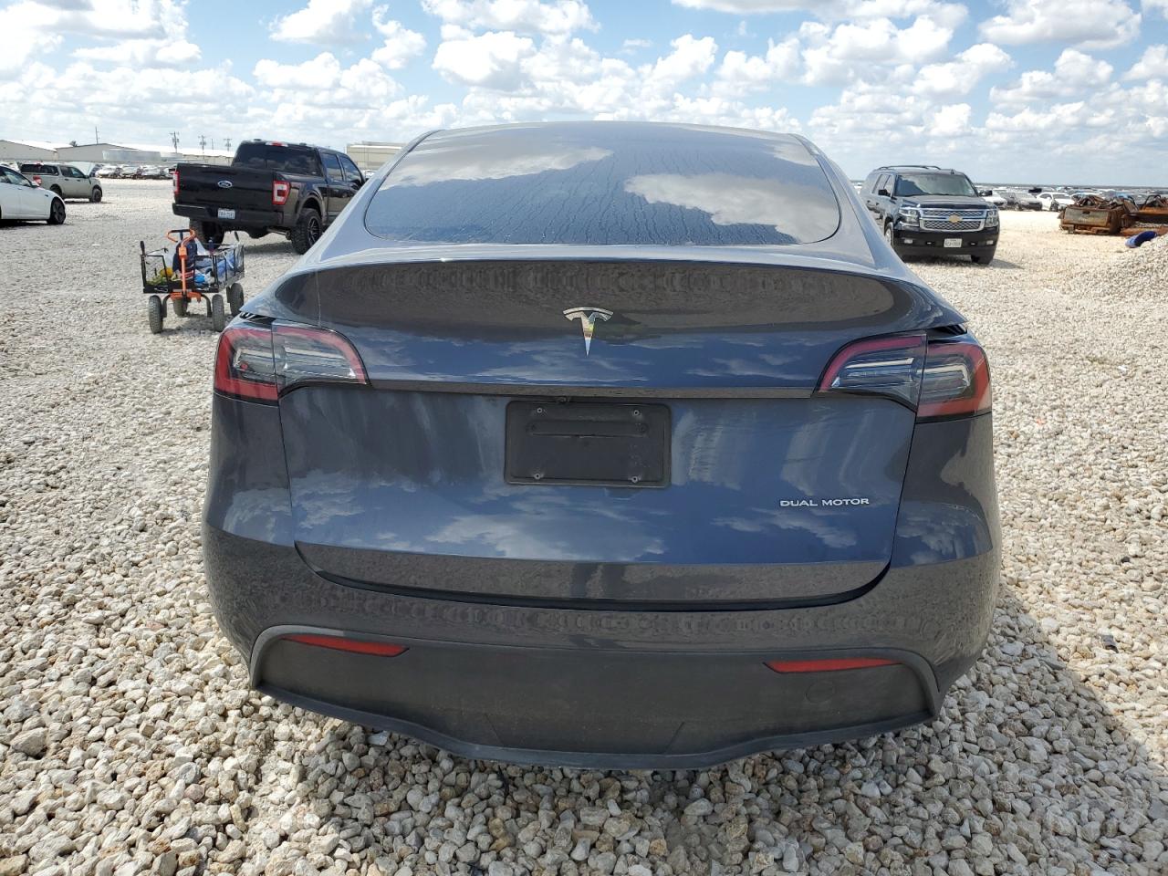 2023 TESLA MODEL Y  VIN:7SAYGDEE5PA129700