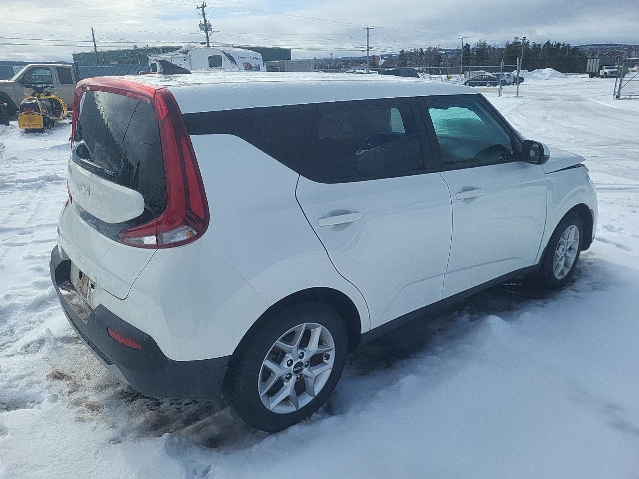 2022 KIA SOUL EX VIN:KNDJ33AU2N7173869