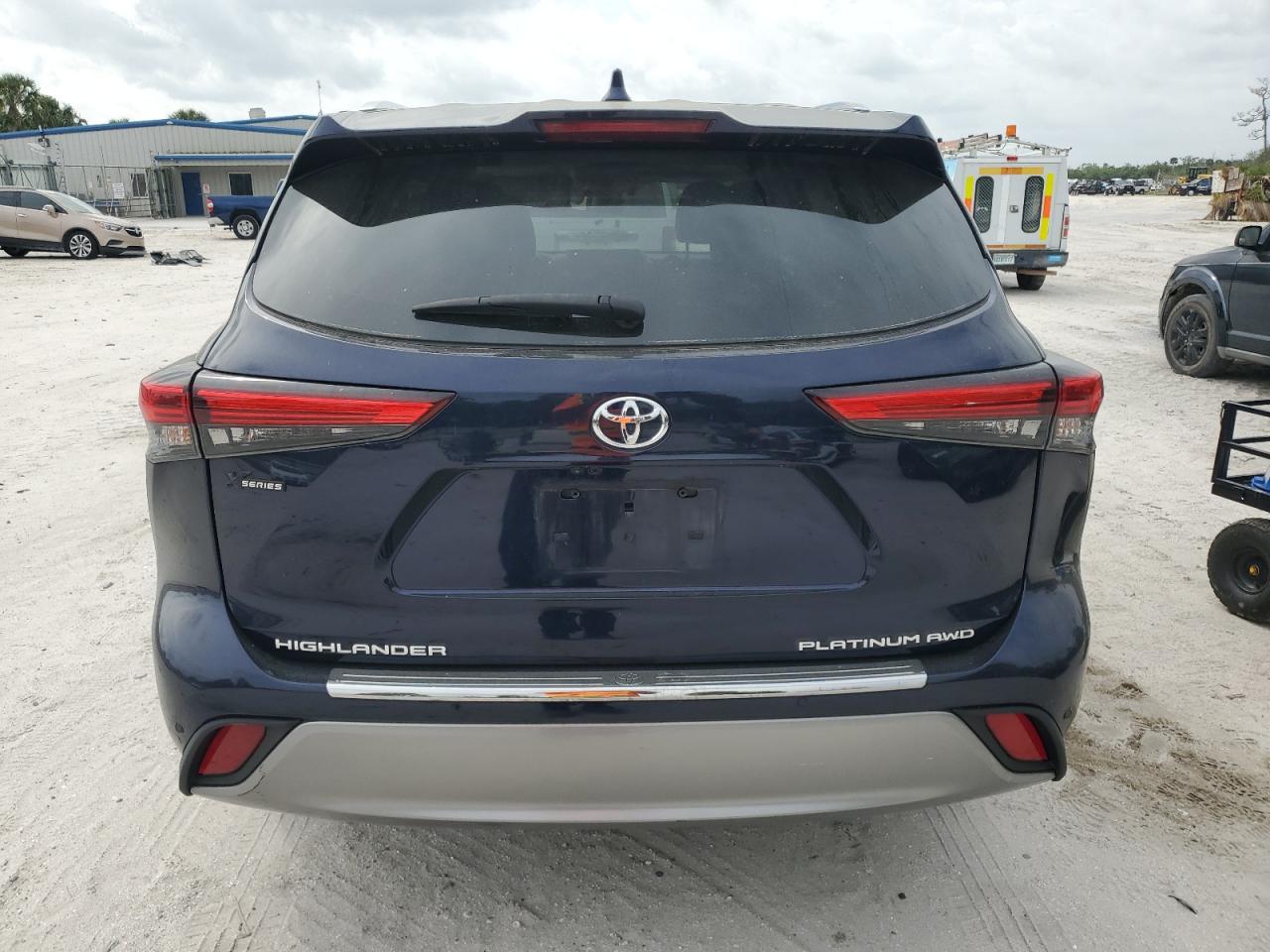 2022 TOYOTA HIGHLANDER PLATINUM VIN:5TDFZRBH9NS185368