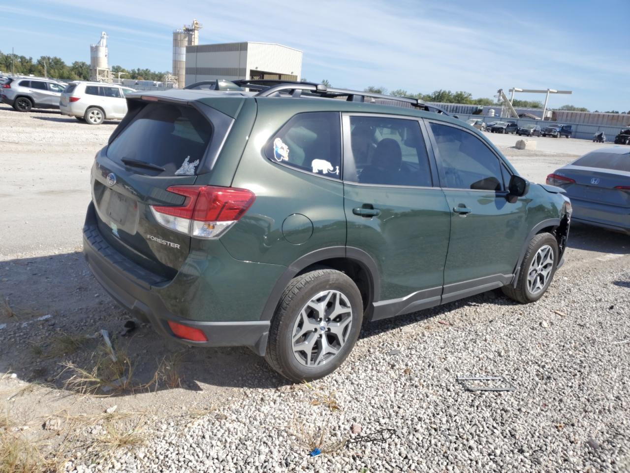 2023 SUBARU FORESTER PREMIUM VIN:JF2SKAEC2PH448510