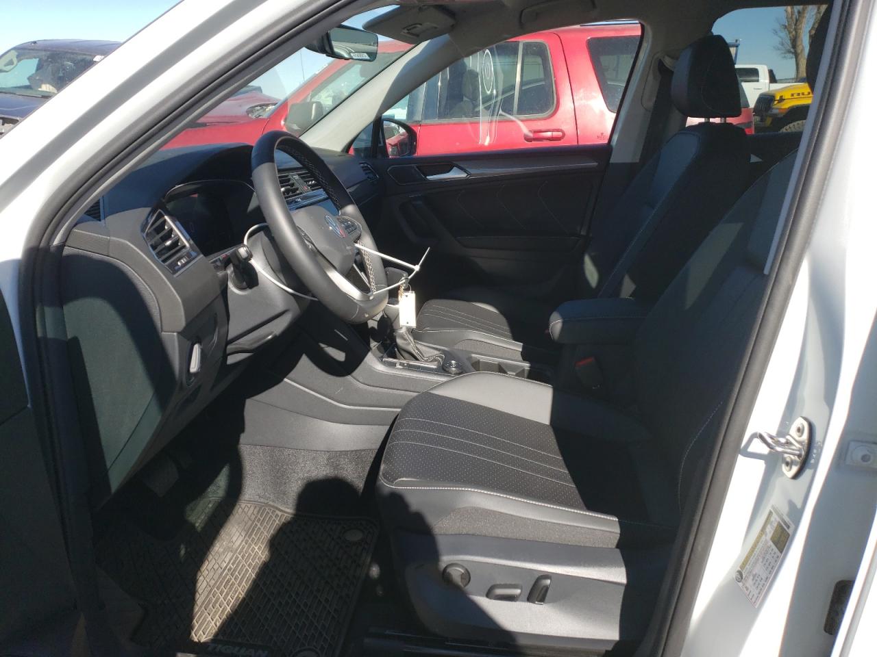 2024 VOLKSWAGEN TIGUAN SE VIN:3VV2B7AX9RM176127