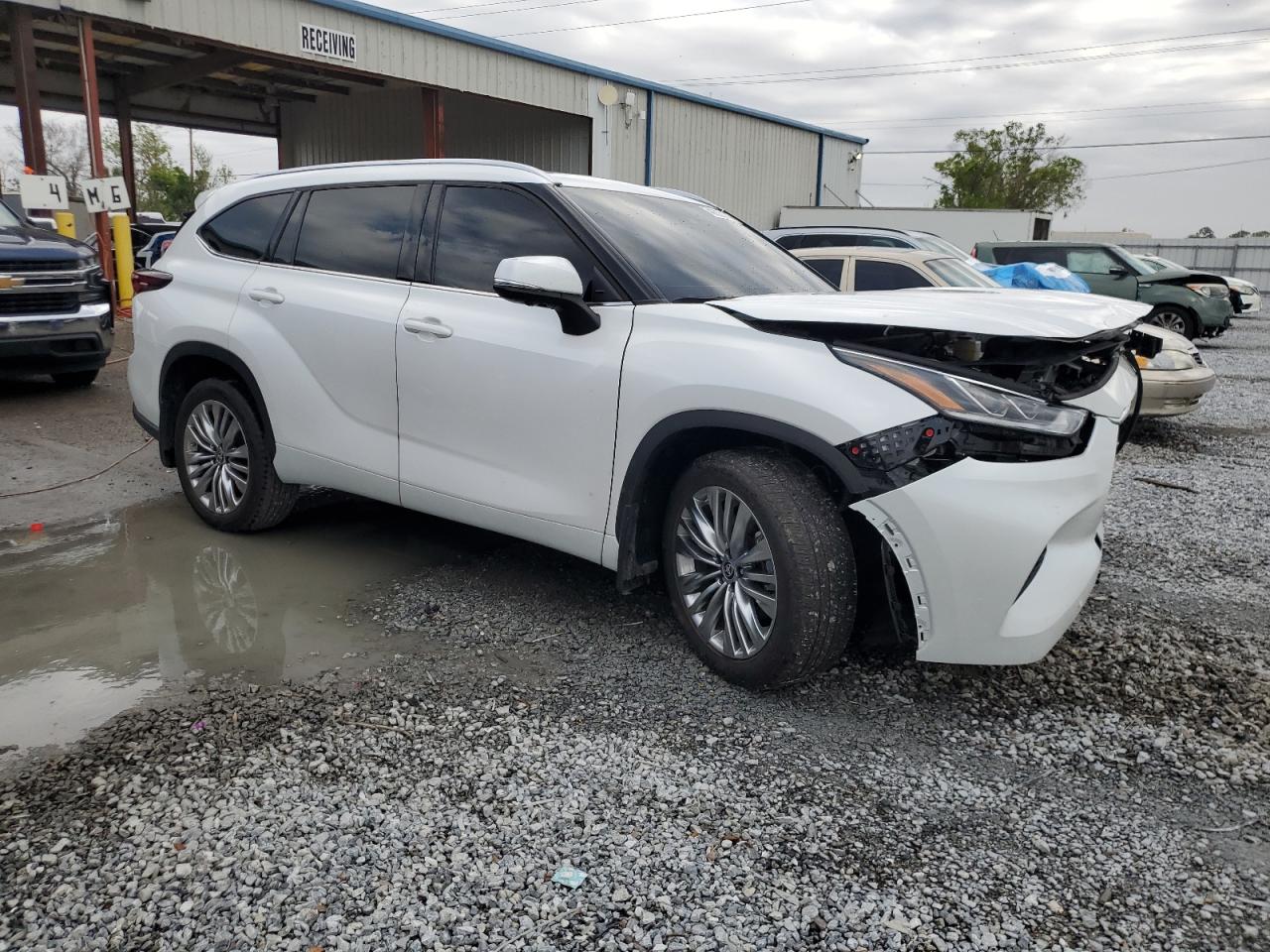 2024 TOYOTA HIGHLANDER LE VIN:5TDKDRAH7RS534063