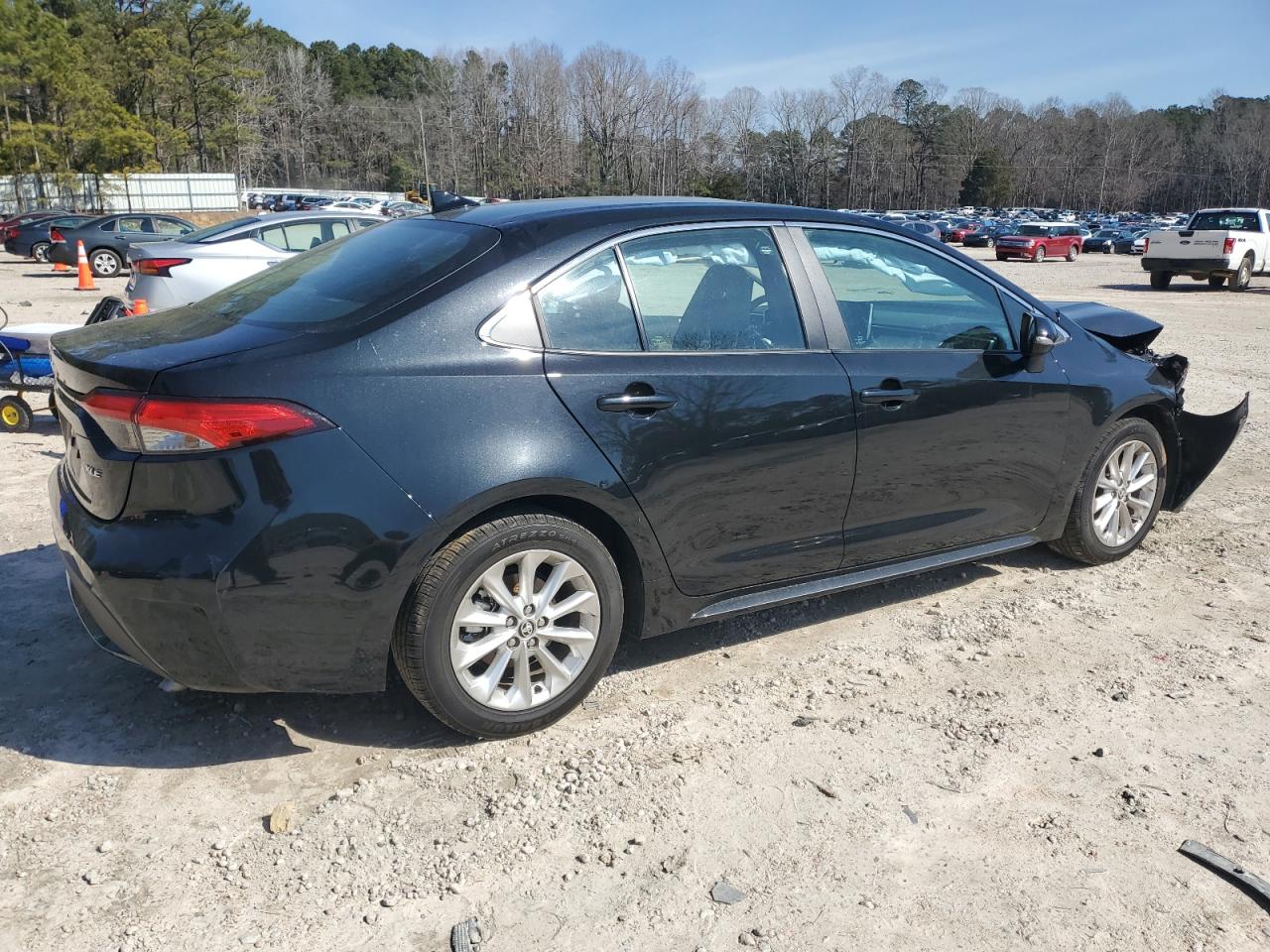 2022 TOYOTA COROLLA XLE VIN:5YFFPMAE1NP354341
