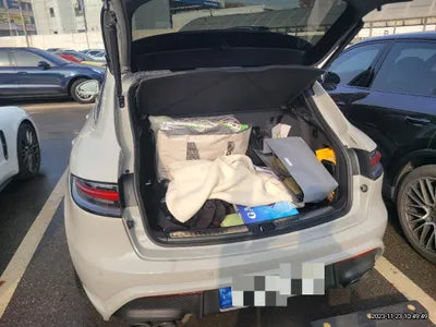 2023 Porsche Macan VIN: