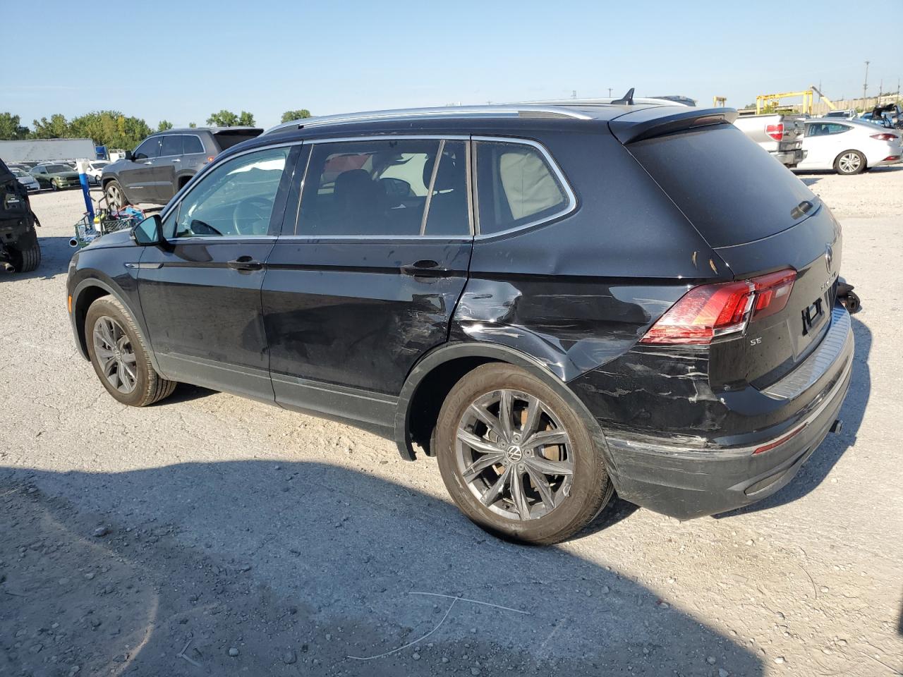 2022 VOLKSWAGEN TIGUAN SE VIN:3VV2B7AX2NM030095