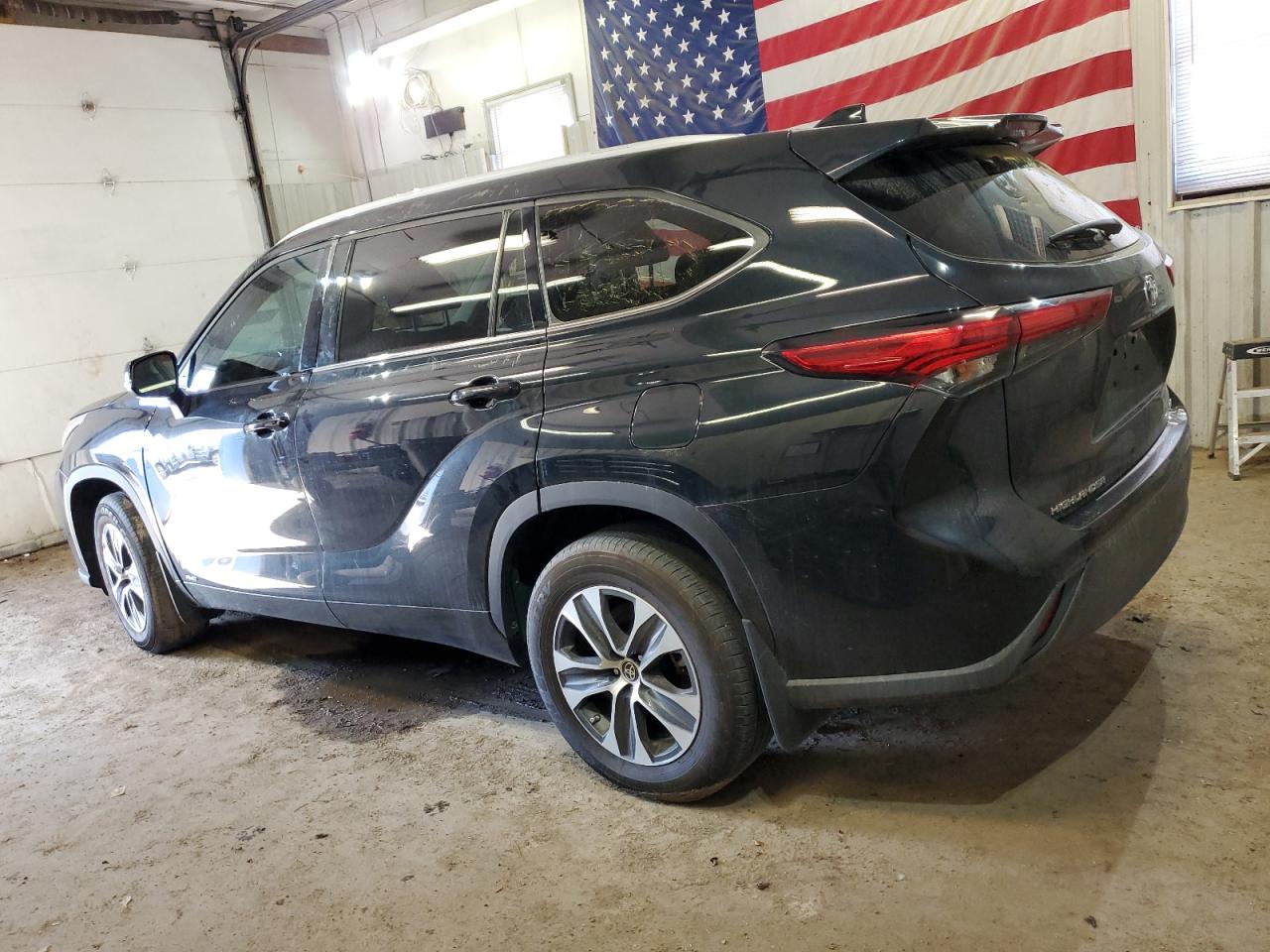 2022 TOYOTA HIGHLANDER HYBRID XLE VIN:5TDGBRCH2NS555177