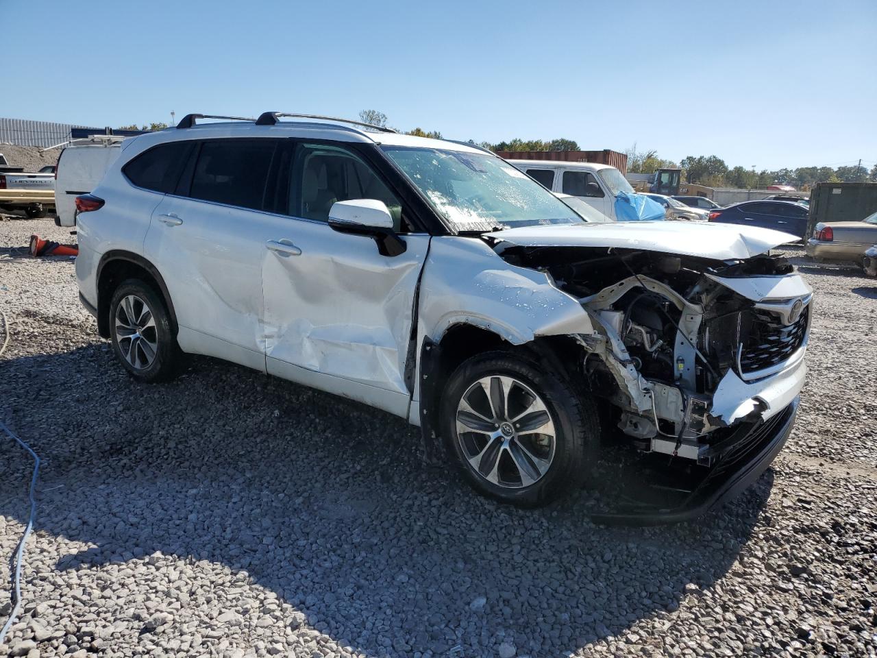 2022 TOYOTA HIGHLANDER XLE VIN:5TDGZRAH8NS539502