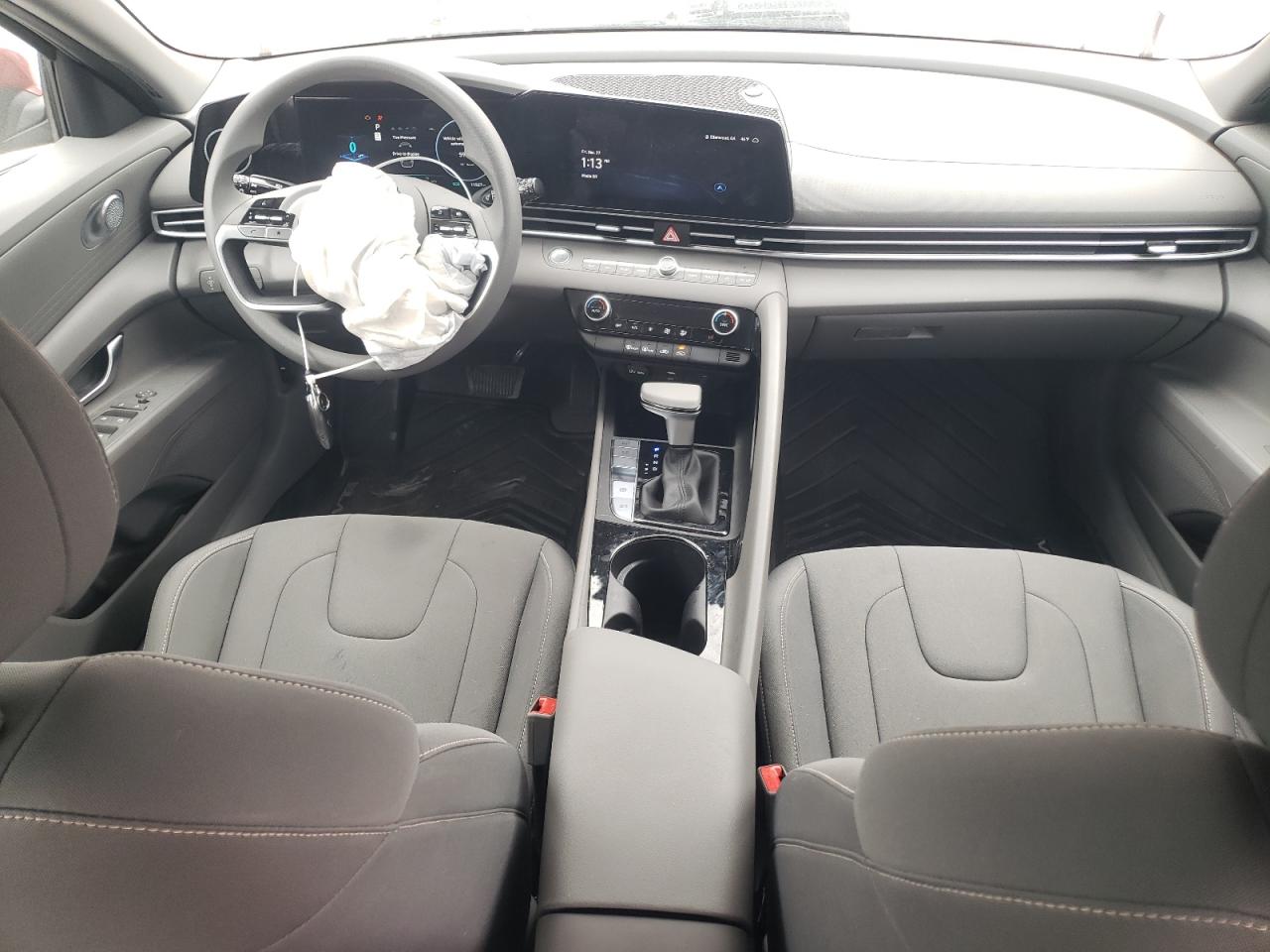 2024 HYUNDAI ELANTRA BLUE VIN:KMHLM4DJ7RU096013