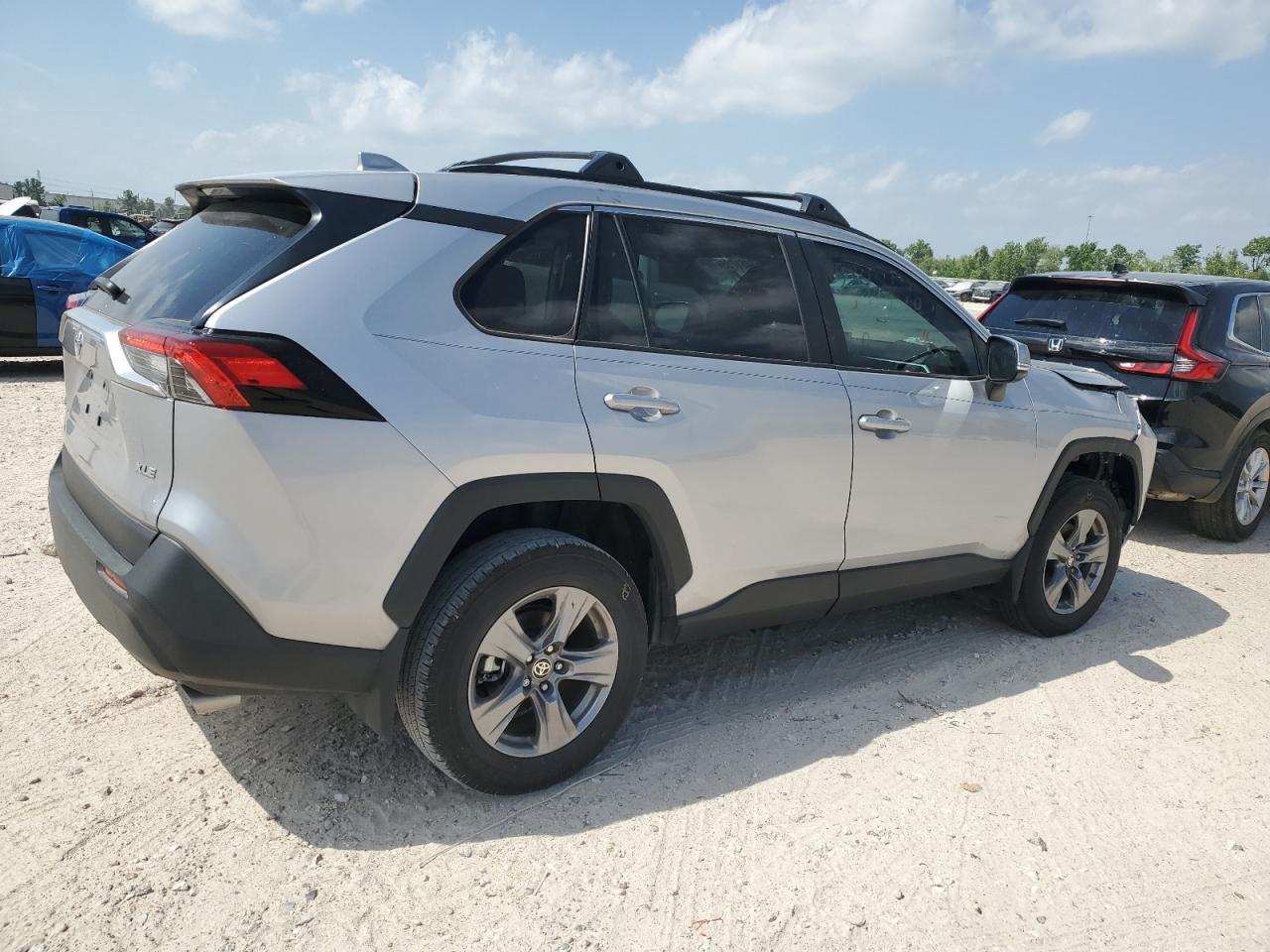 2024 TOYOTA RAV4 XLE VIN:2T3W1RFV5RC270513