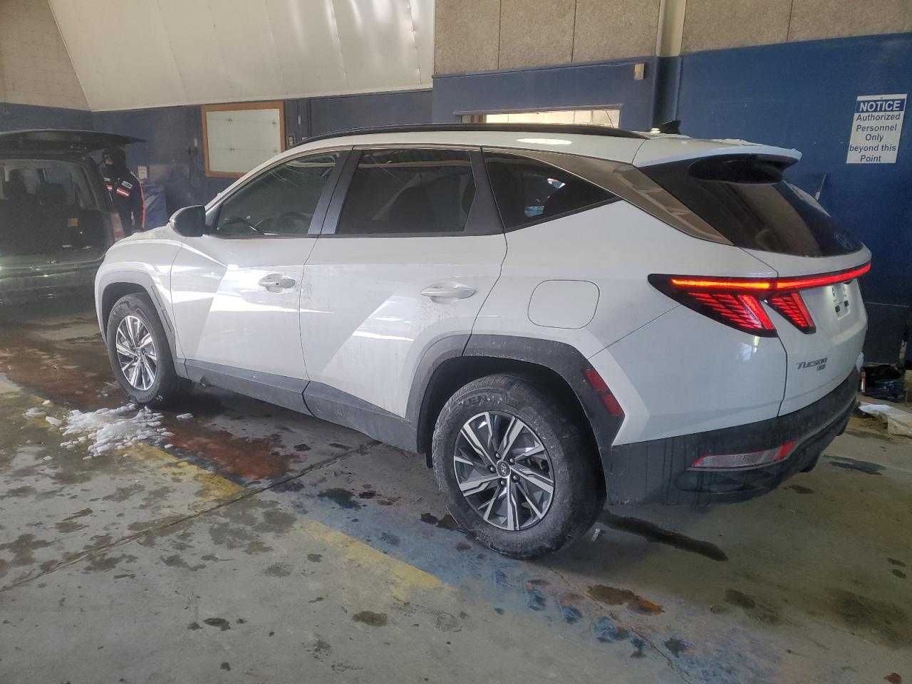 2022 HYUNDAI TUCSON BLUE VIN:KM8JBCA17NU030065