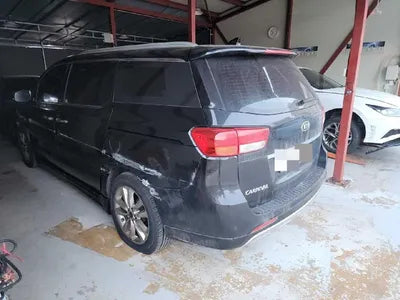 2016 Kia Carnival VIN: