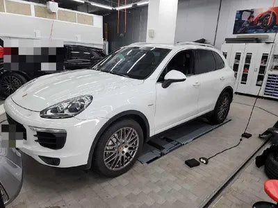2015 Porsche Cayenne VIN: