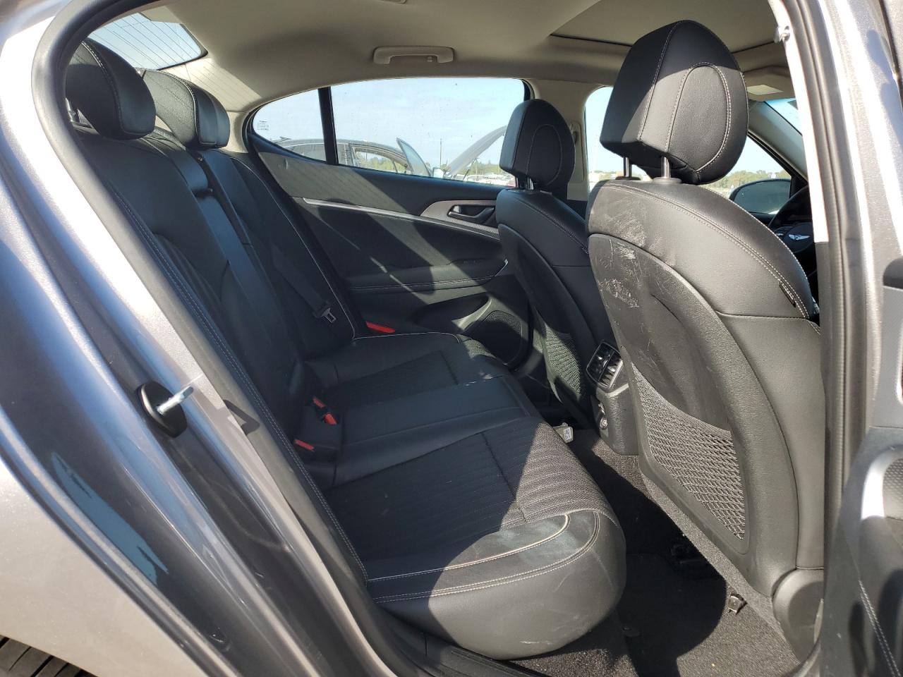 2022 GENESIS G70 BASE VIN:KMTG34TA3NU101875