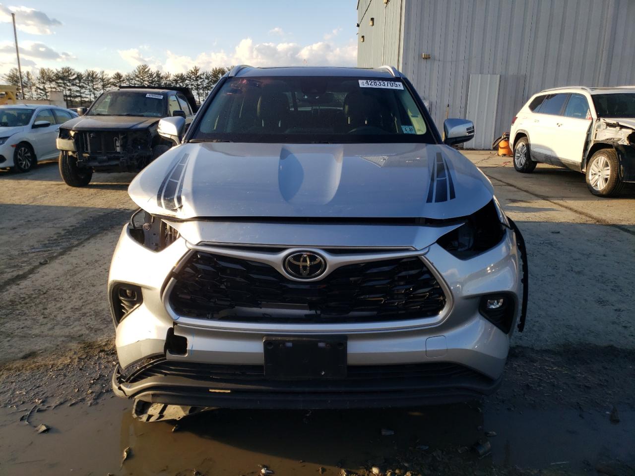 2022 TOYOTA HIGHLANDER XLE VIN:5TDHZRBH5NS181892