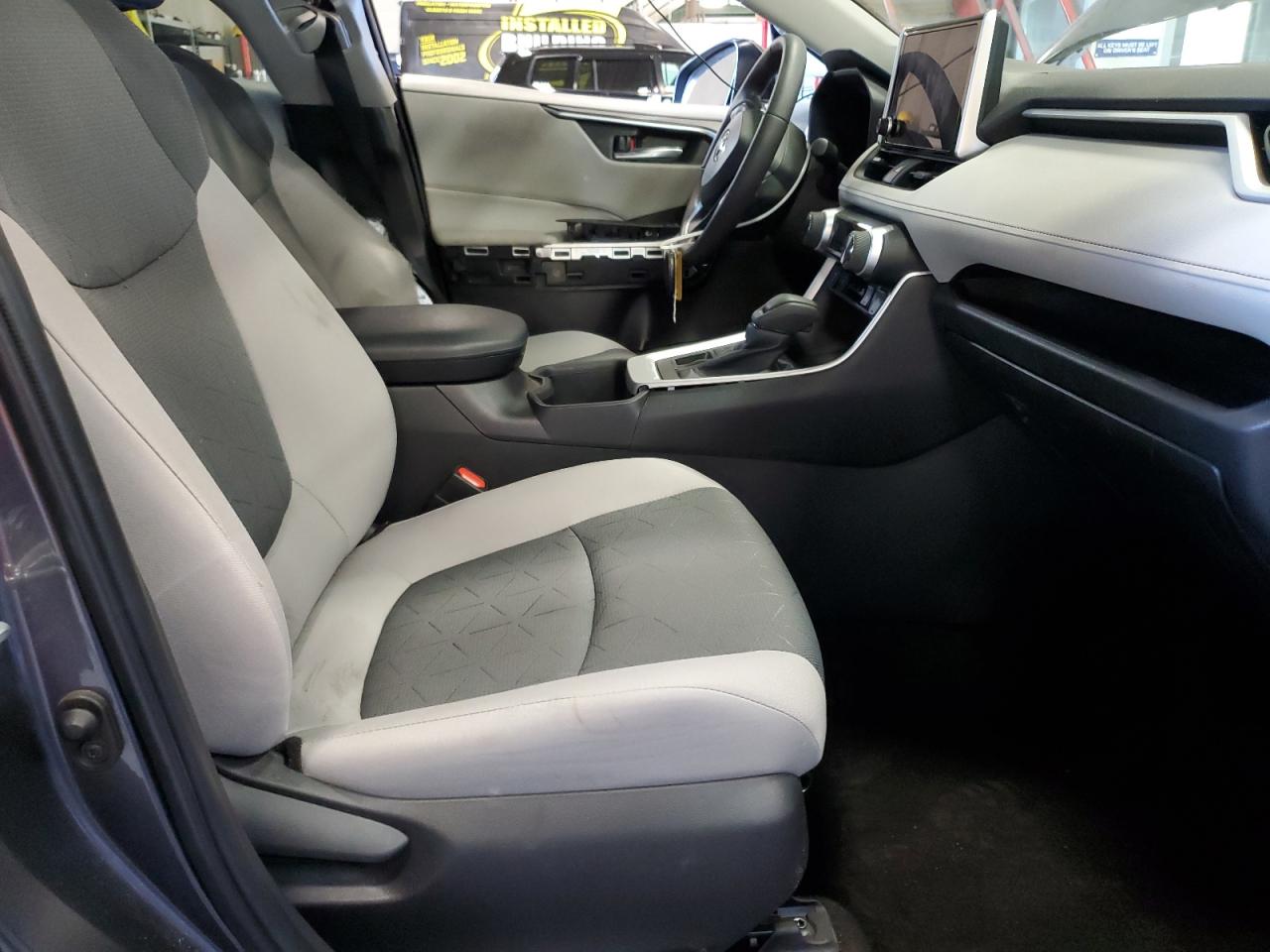 2023 TOYOTA RAV4 XLE VIN:2T3P1RFV3PC332105