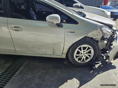 2016 Toyota Prius v VIN: