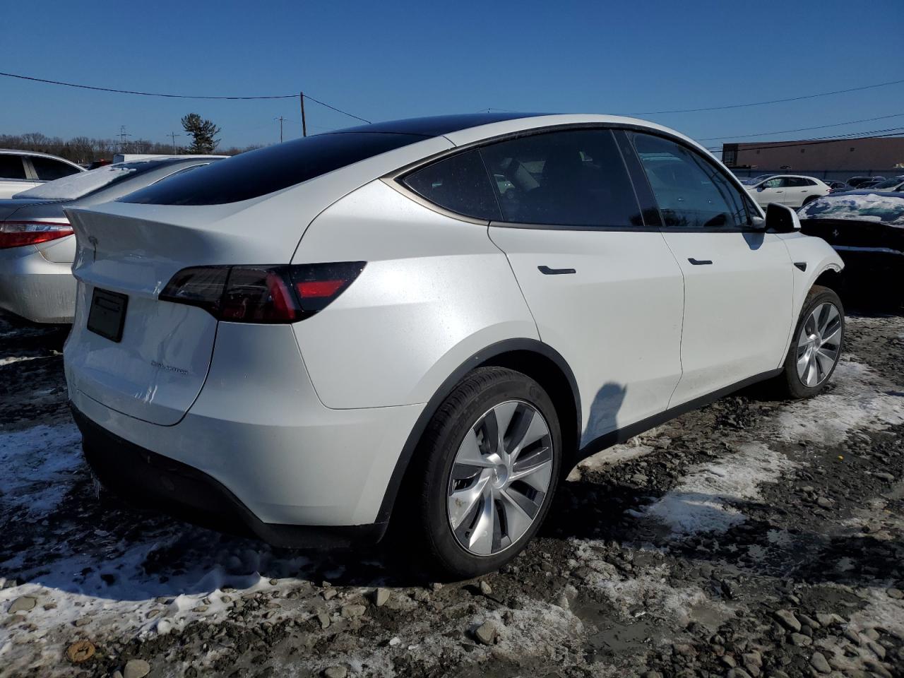 2023 TESLA MODEL Y  VIN:7SAYGDEE2PA121358