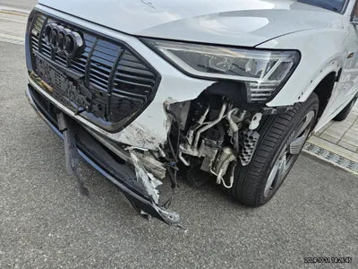 2022 Audi e-tron VIN: