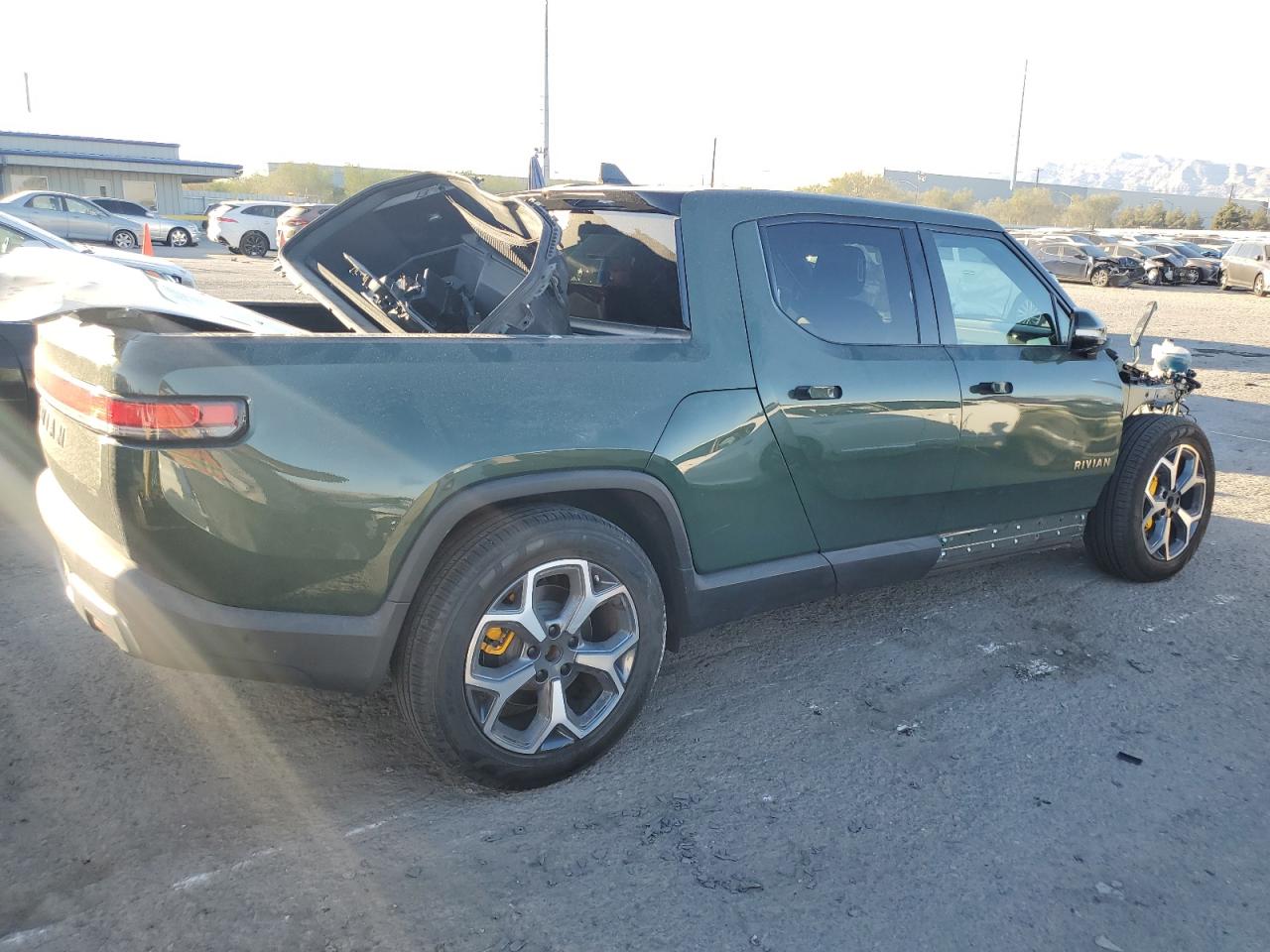 2022 RIVIAN R1T ADVENTURE VIN:7FCTGAAA5NN007049