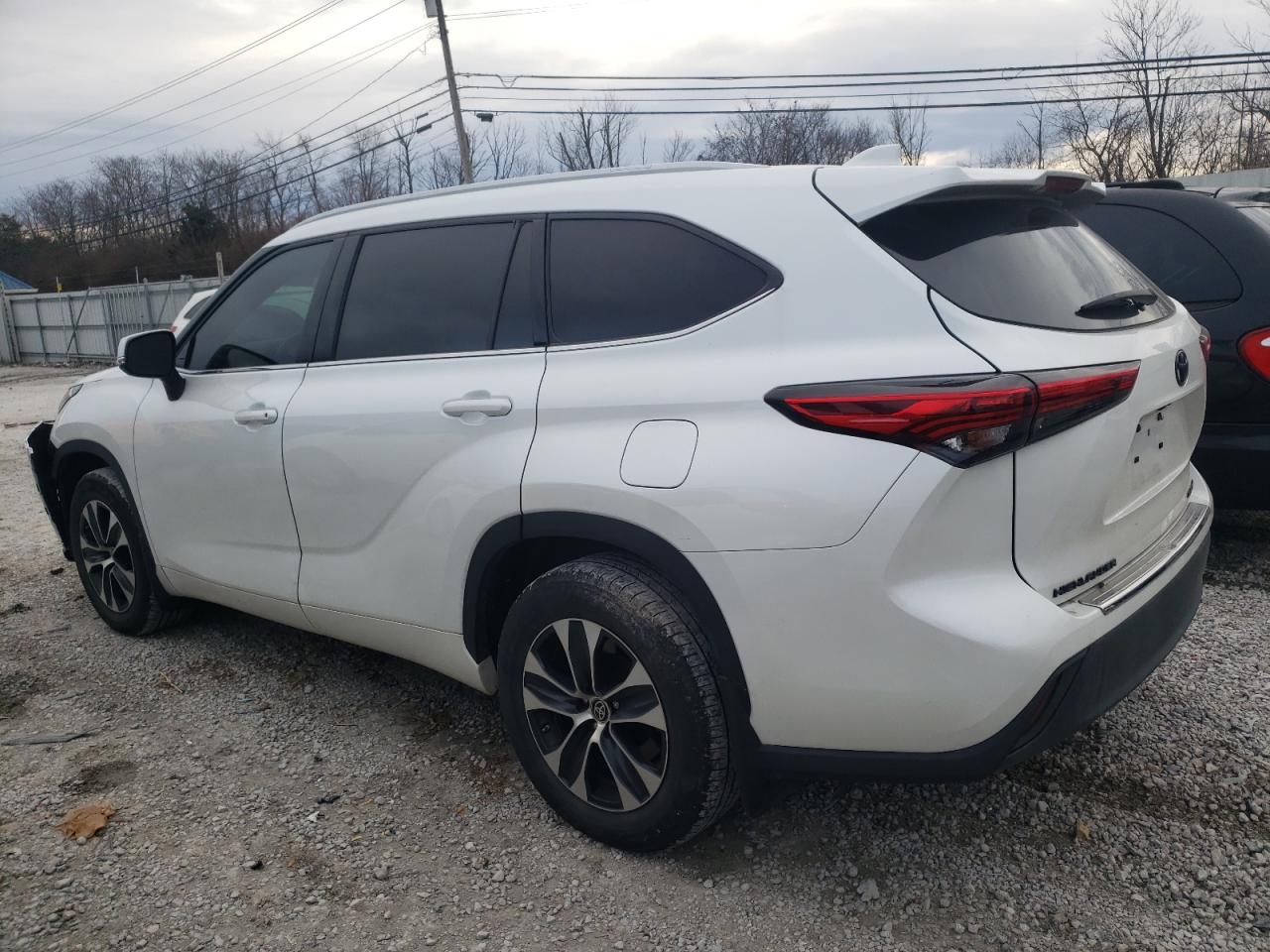 2022 TOYOTA HIGHLANDER XLE VIN:5TDHZRBH6NS560268